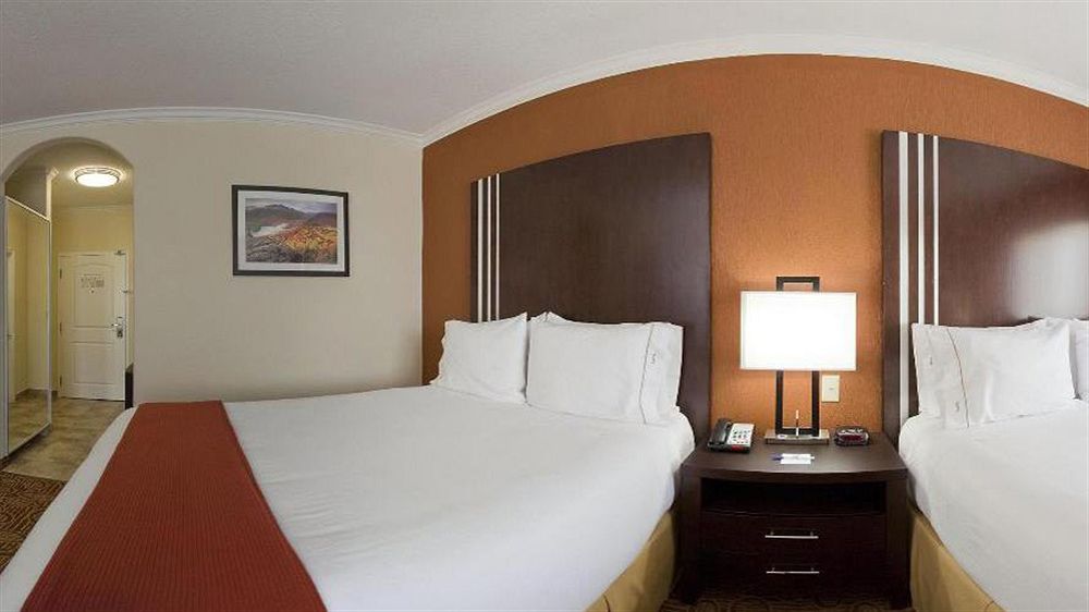 Holiday Inn Express Hotel And Suites Katy By Ihg Exterior photo